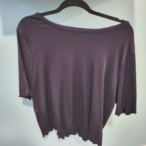 Cute cropped flowy shirt